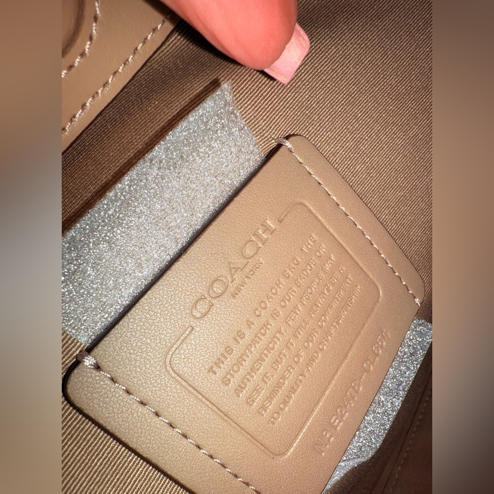 Coach Croc Embossed “Nina” Tan shoulder Bag! With Free Bag Scarf! NWT - Picture 5 of 8